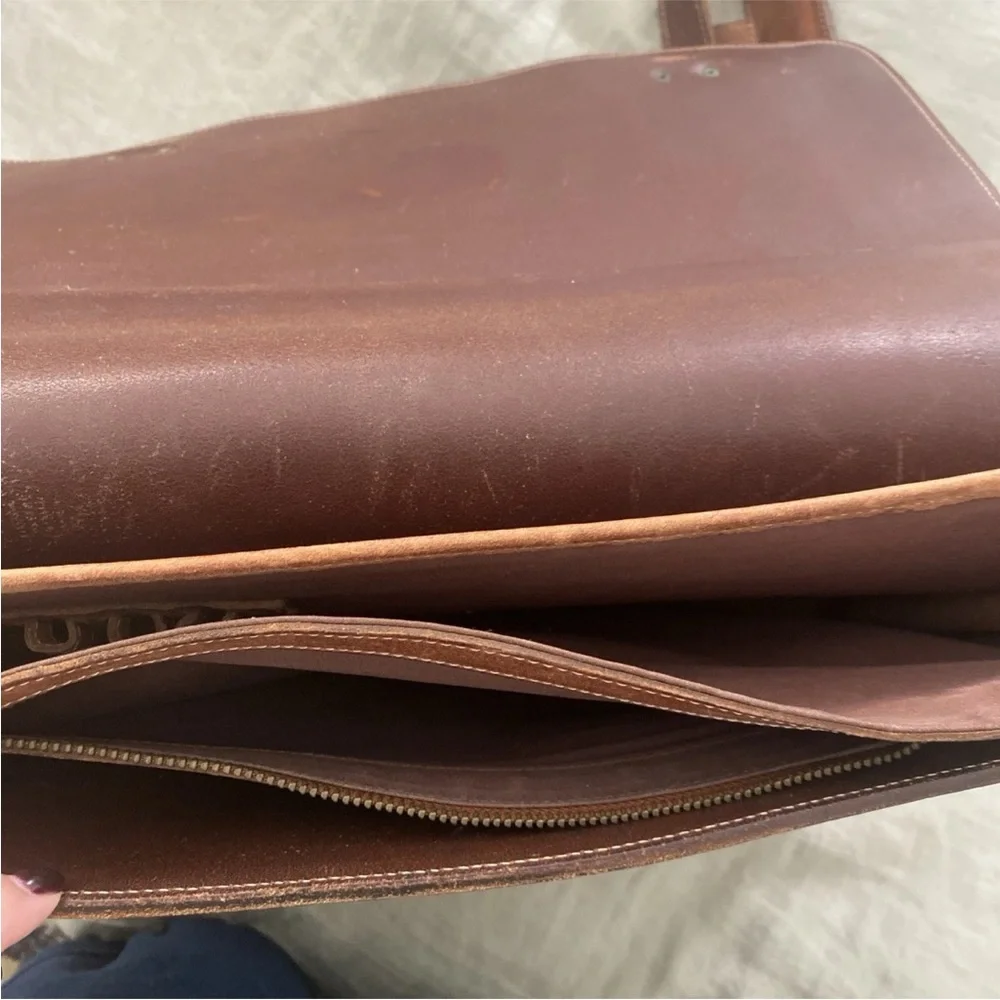 Territory Ahead Classic Brown Leather Bag - Picture 6 of 6